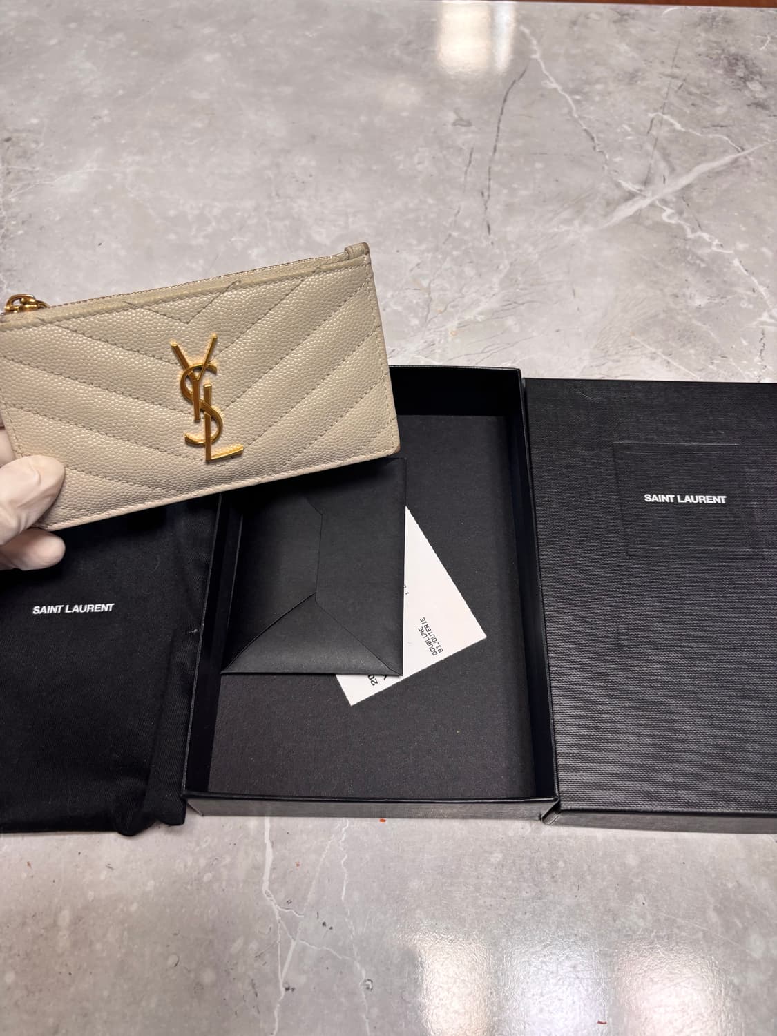 [정품] 입생로랑 모노그램 카프스킨 카드지갑 상품이미지4