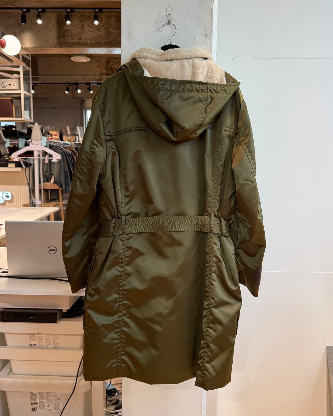 페라가모 올리브 그린 벨티드 폴리마인드 자켓  상품이미지5