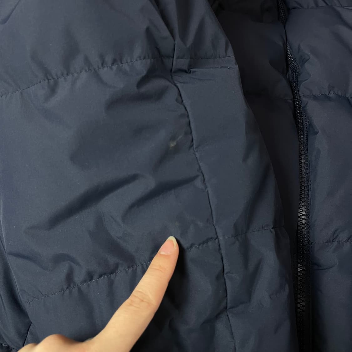 네파 네이비 뽀글이 리버시블 다운 패딩 상품이미지8