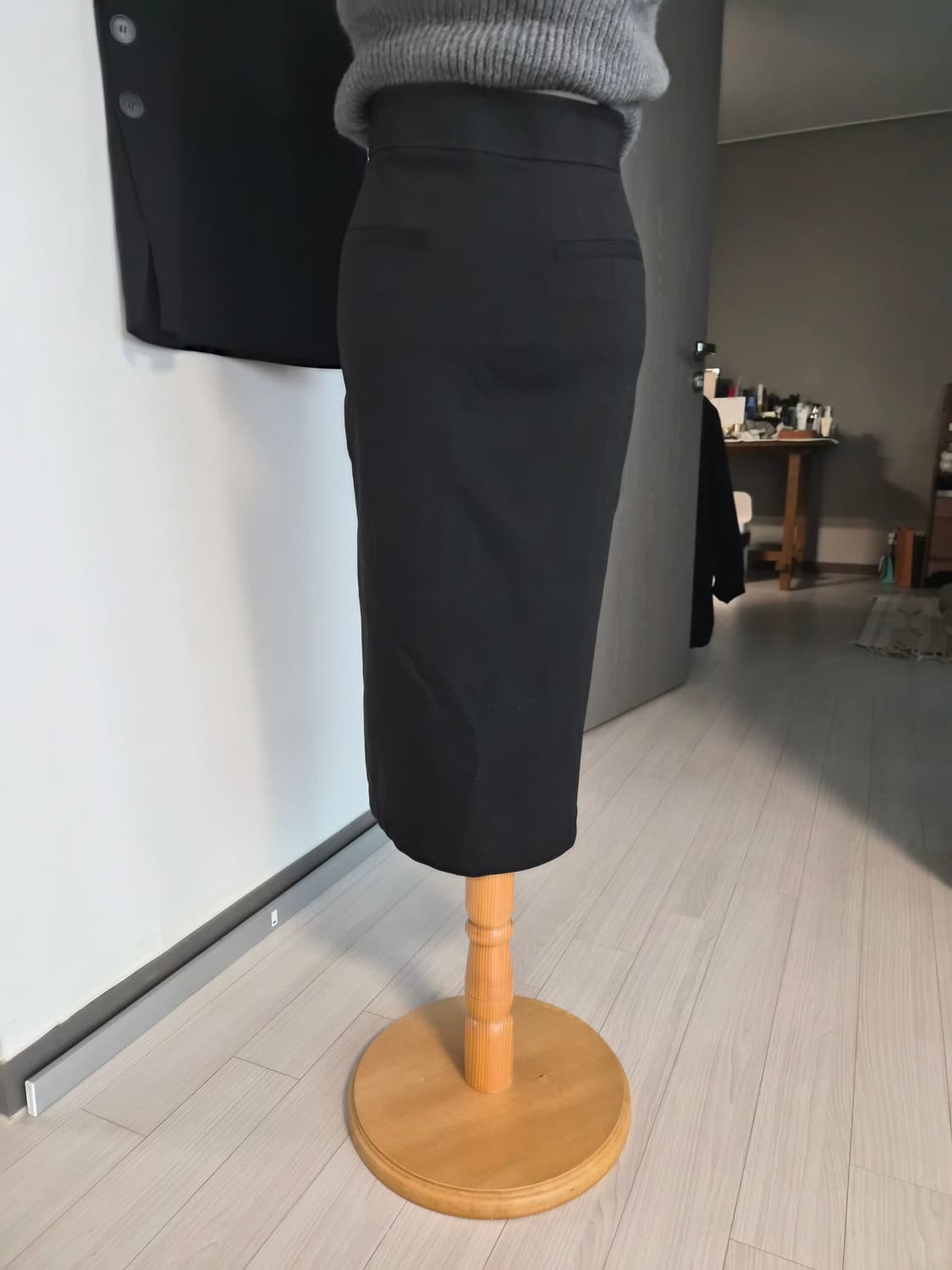 (새상품급) 일레븐스 스트리트 / 울 100% 실버 버튼 펜실 스커트 상품이미지4