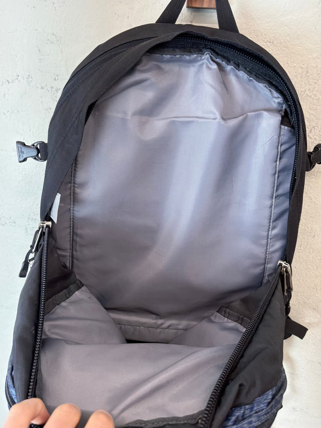 노스페이스 서지 백팩 블랙 블루 상품이미지7