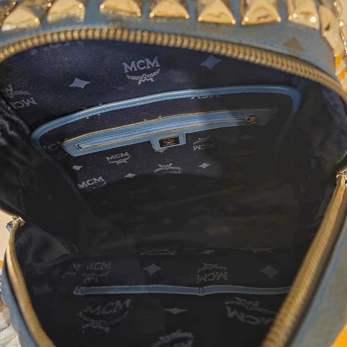 mcm 비세토스 스터드 백팩 상품이미지9