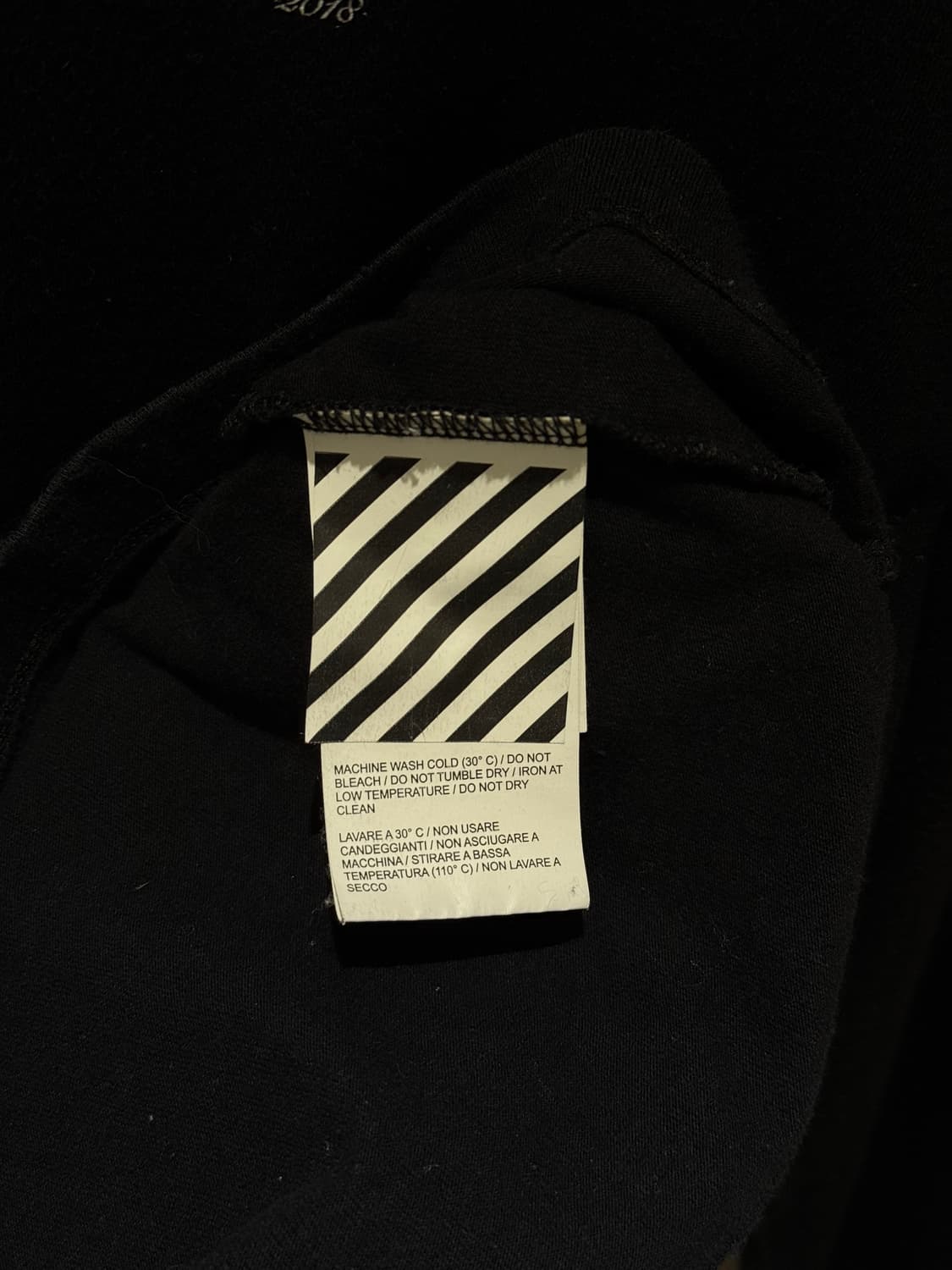 오프화이트 3d라인 애로우 맨투맨  상품이미지8