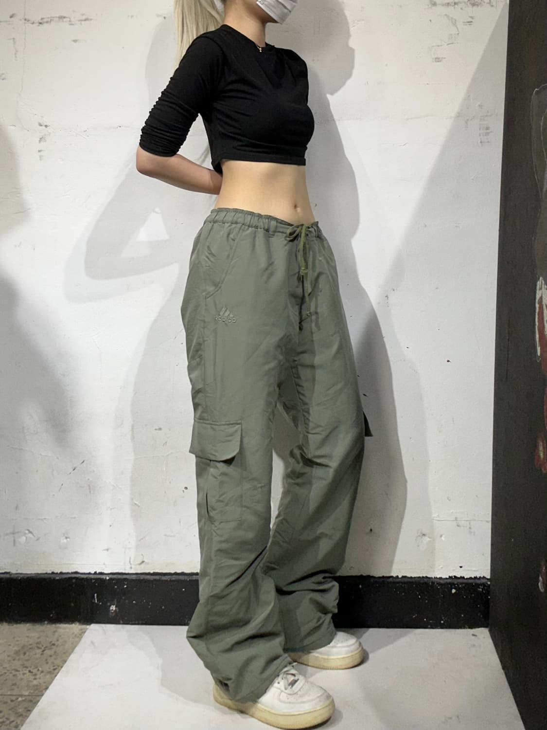 아디다스 유틸리티 카키 카고 바지 와이드 트랙 팬츠 상품이미지1