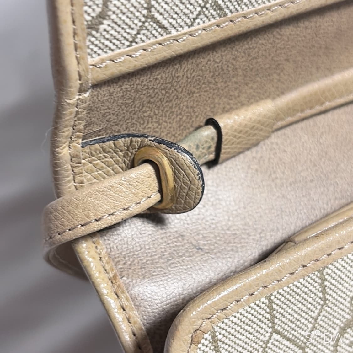 디올 빈티지 헥사곤 반달 크로스백 상품이미지10