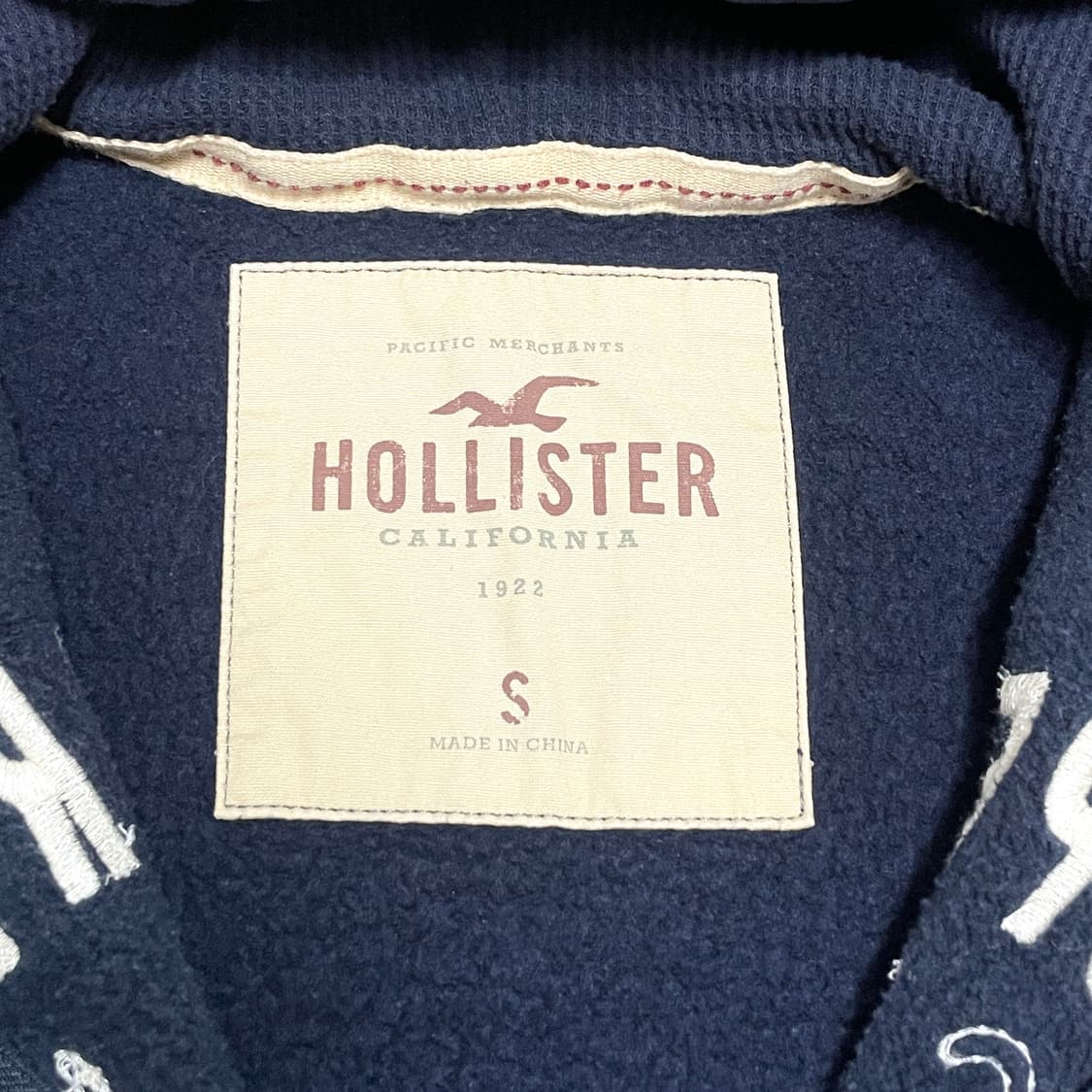 홀리스터 스펠로고 네이비 기모 후드집업 남성S 상품이미지3