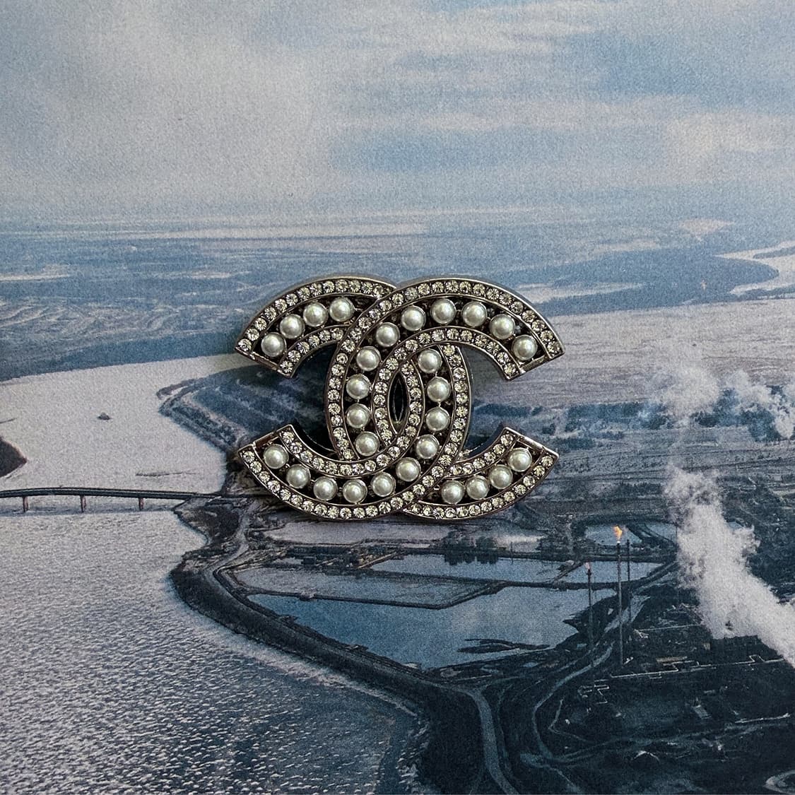 샤넬 오뜨 펄 크라운 브로치 상품이미지1
