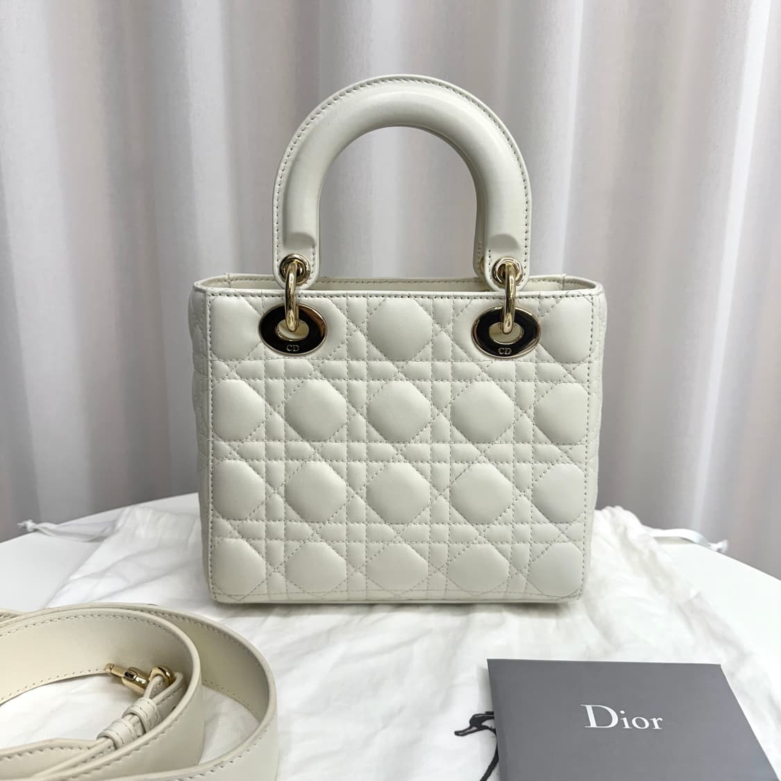 [백화점 / 정품] 디올 레이디백 스몰 ABC 까나쥬 라떼 상품이미지3