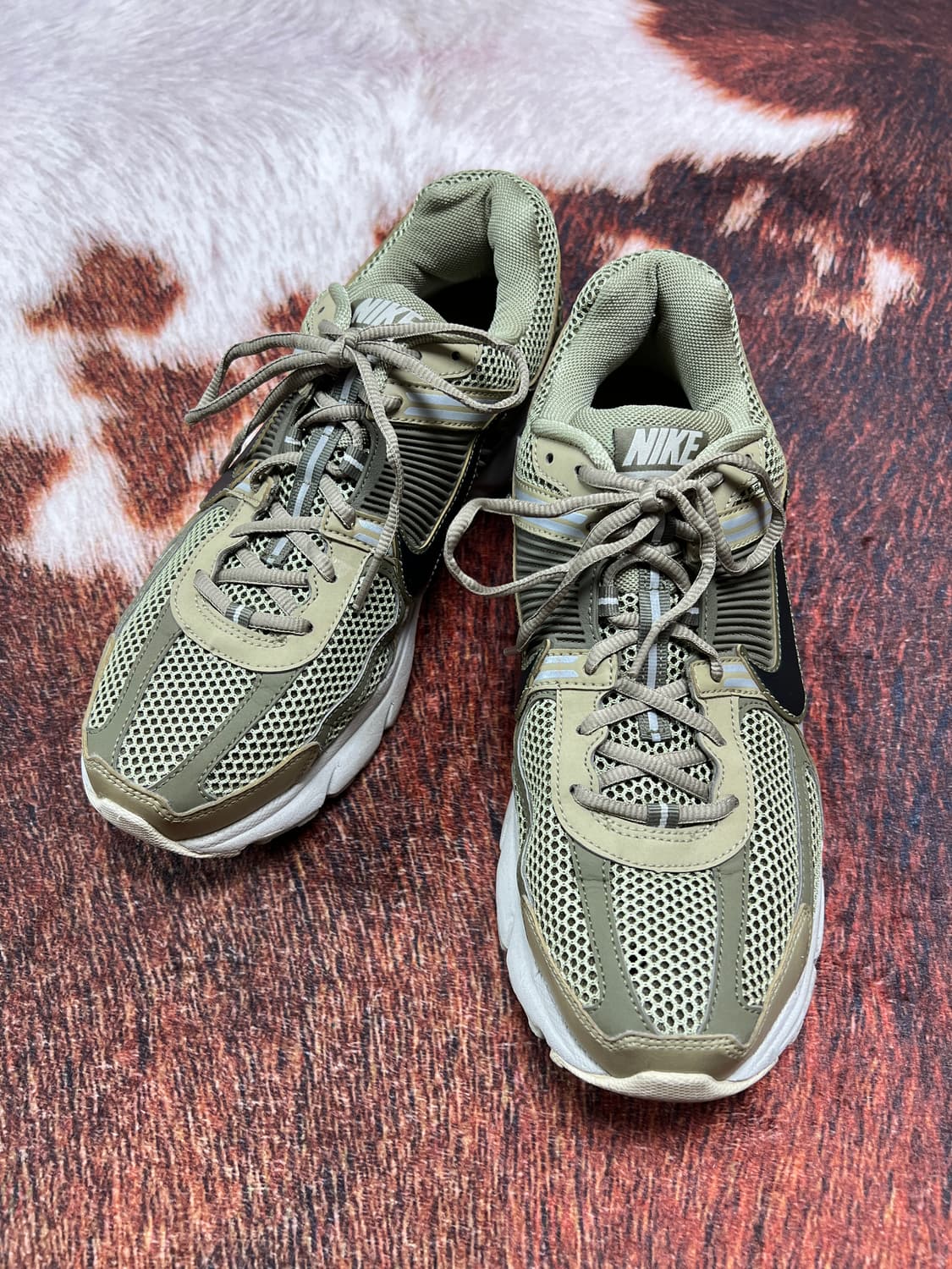 Nike 나이키 줌 보메로 5 뉴트럴 올리브 295mm 상품이미지3