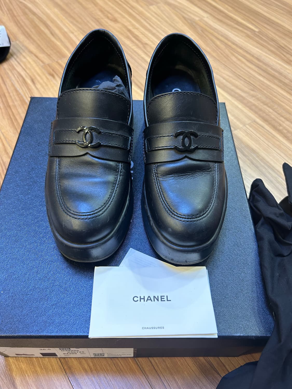 샤넬 블랙로고 로퍼 상품이미지2