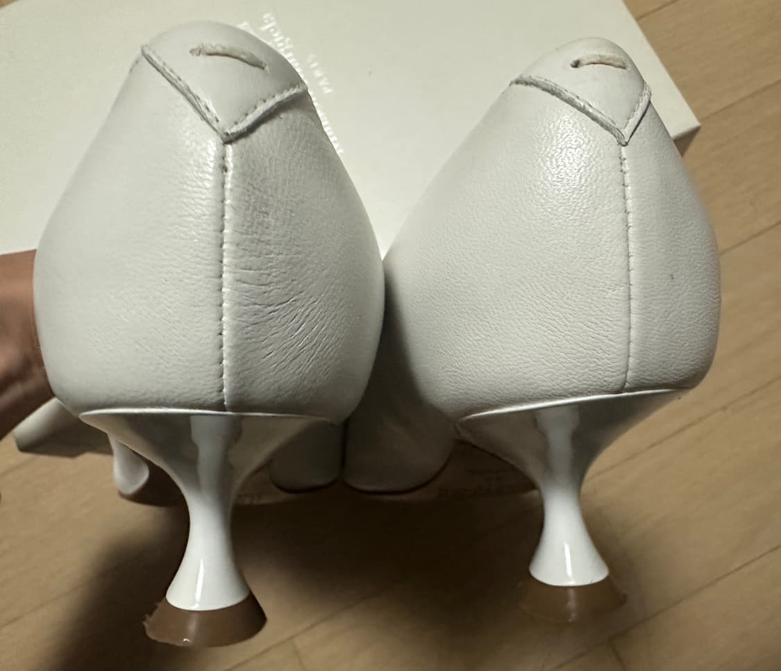 메종 마르지엘라 화이트 양가죽 낮은굽 힐 구두 상품이미지6