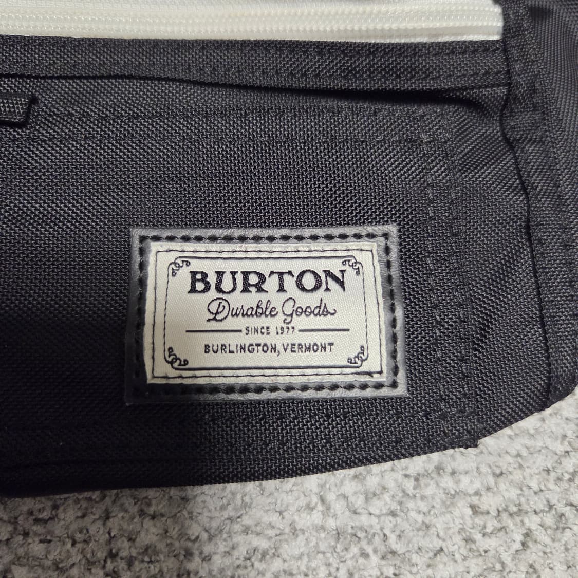 Burton 아메리칸 블랙 힙색 크로스백 가방 상품이미지2