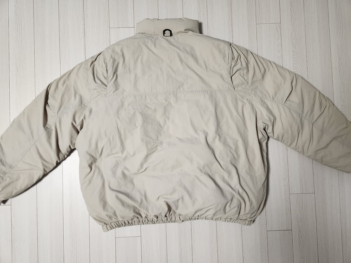 필루미네이트 오버핏 패딩점퍼 xl

새상품처럼 오염 하자없이 깨끗해요 ^ 상품이미지7