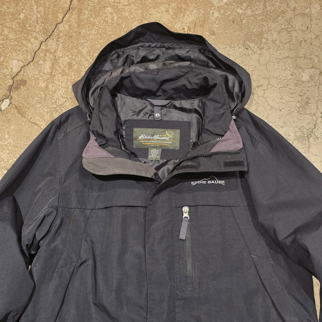 Eddie Bauer 후디 블랙 쉘 자켓 상품이미지2
