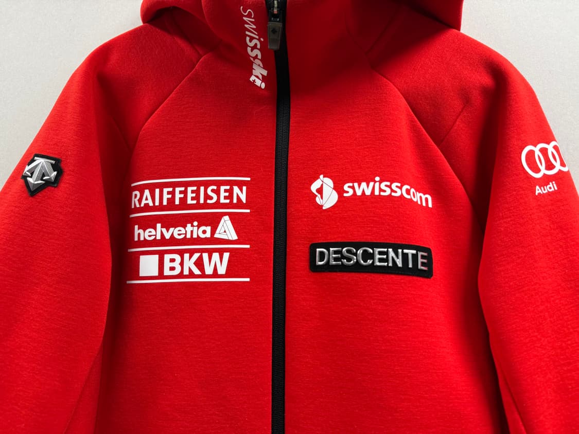 키즈 150 / 데상트 아우디 스위스 레플리카 후드집업 레드 상품이미지3