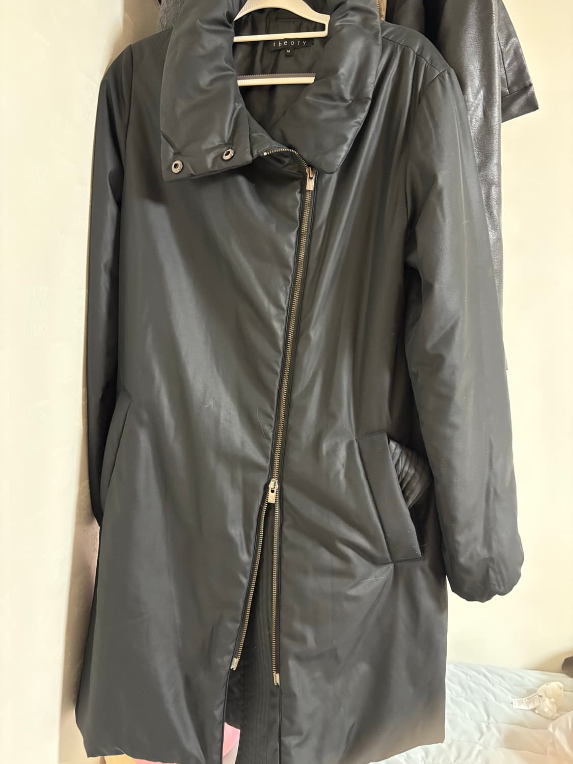 아야즈 띠어리 사선롱패딩 상품이미지1