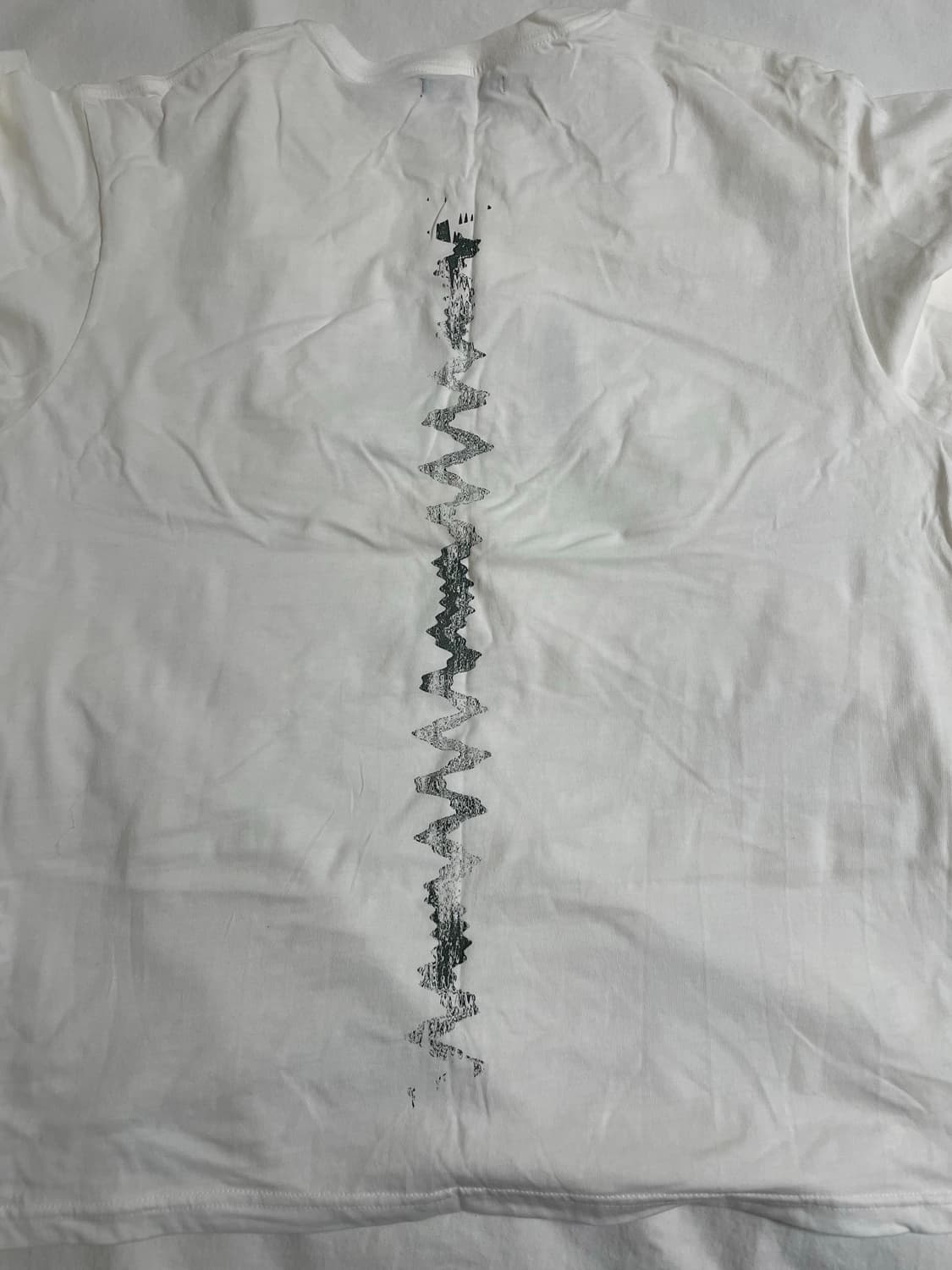 3) 해칭룸 반팔 상품이미지3