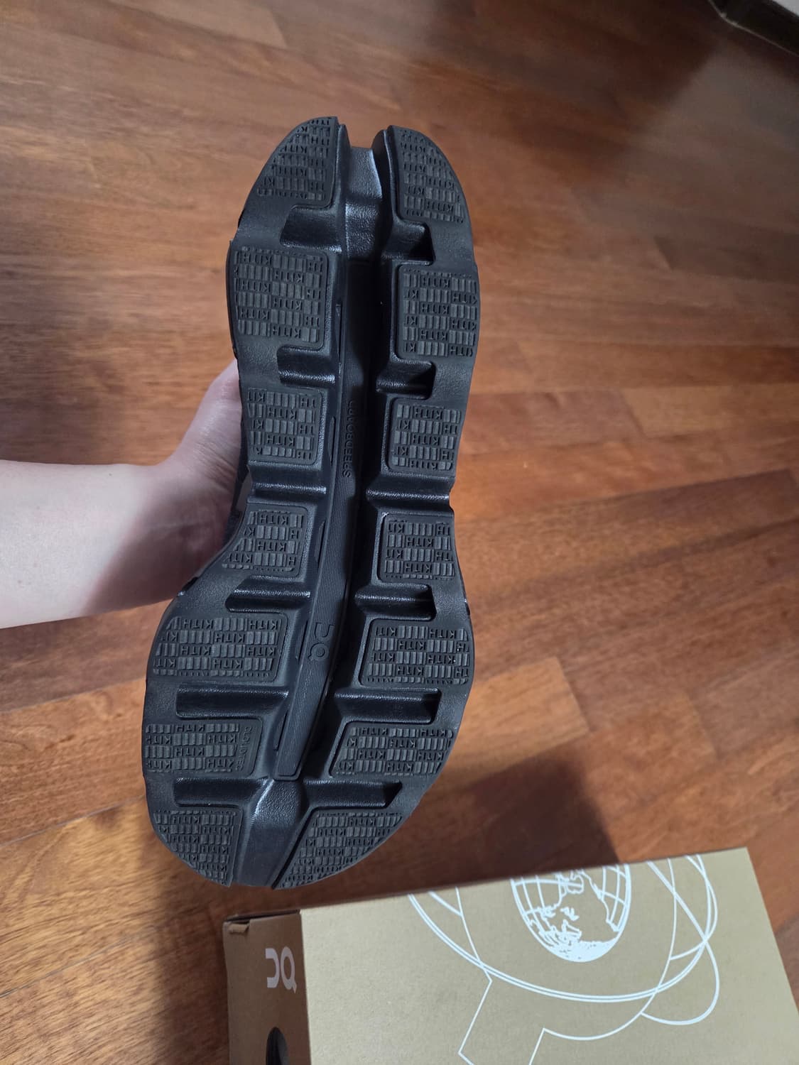 온러닝 KITH 테크1 상품이미지3