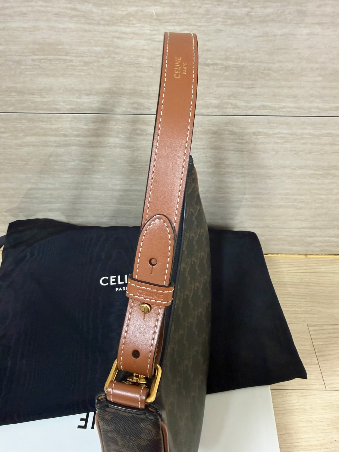 셀린느 아바백 미디움 팝니다 새상품 컨디션 상품이미지10