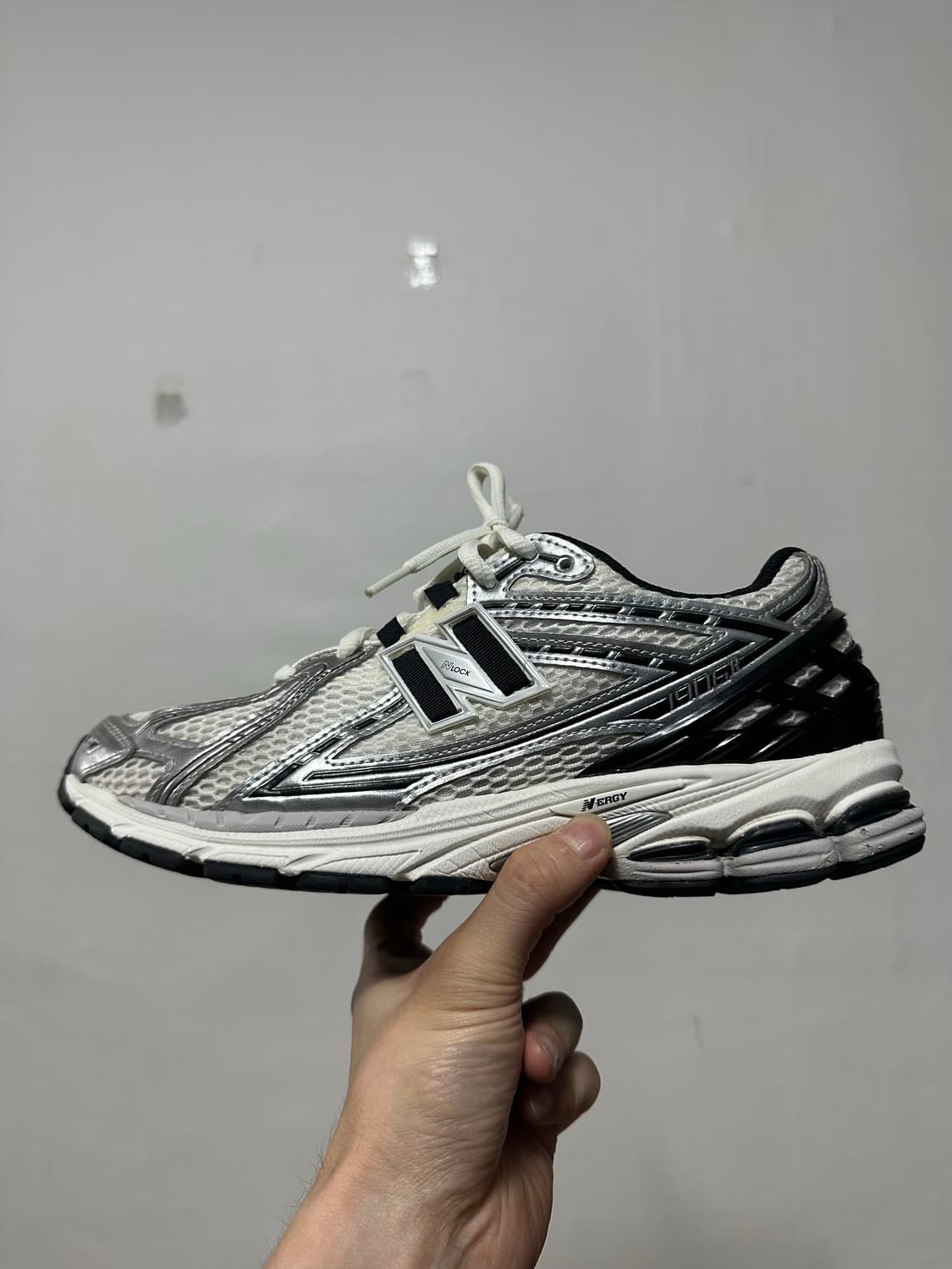 뉴발란스 1906R 실버 메탈릭 블랙 상품이미지2