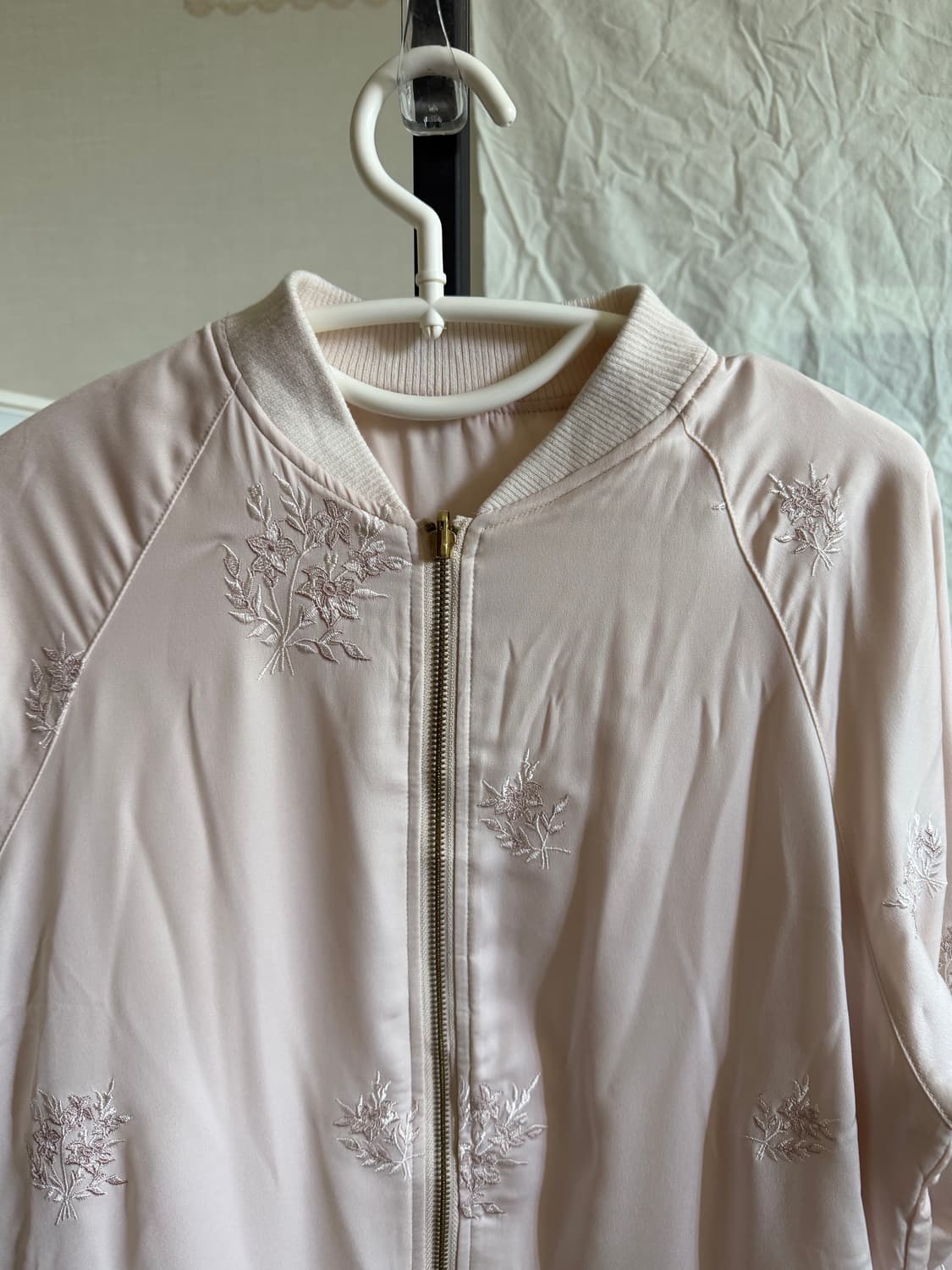 플라워 자수 봄버 자켓 상품이미지2