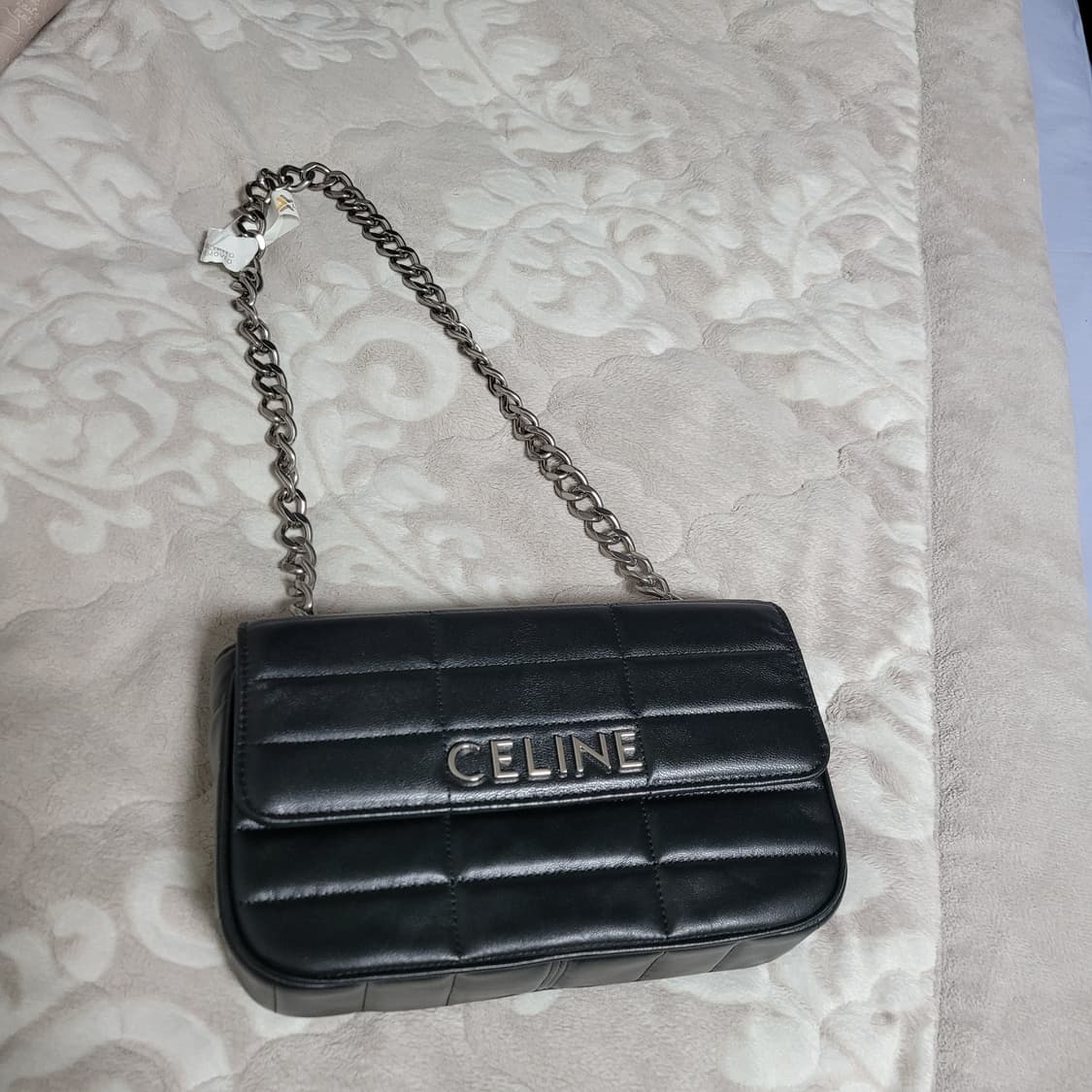 셀린느 모노크롬 퀄팅 체인백 새상품 상품이미지2
