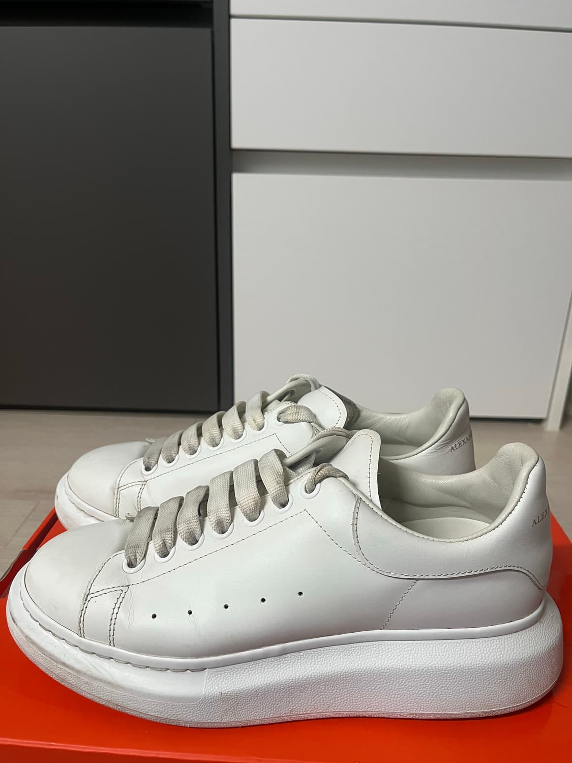 정품)알렉산더맥퀸 오버솔 (white) 상품이미지3