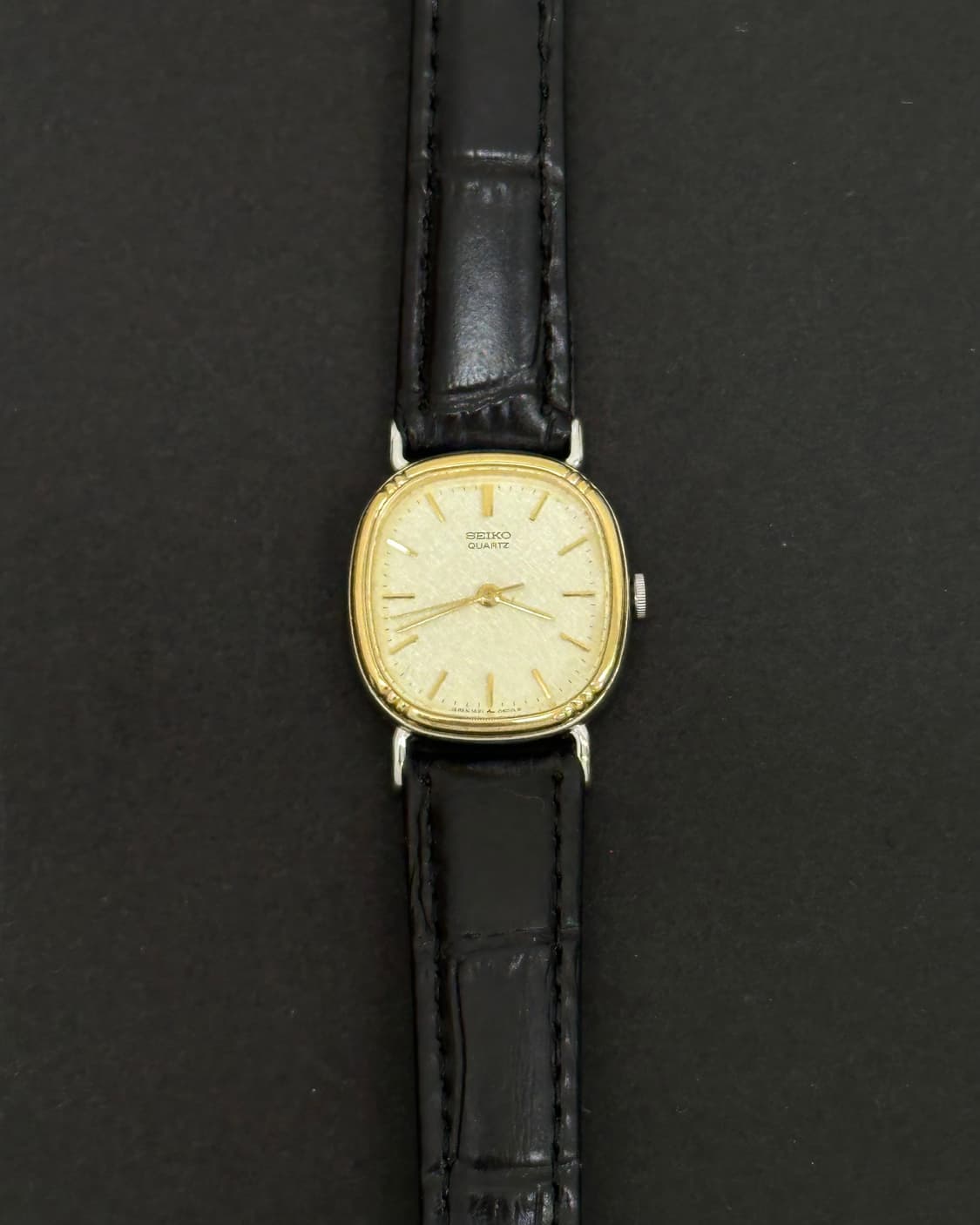 세이코 리넨 다이얼 투톤 쿼츠 시계 상품이미지3