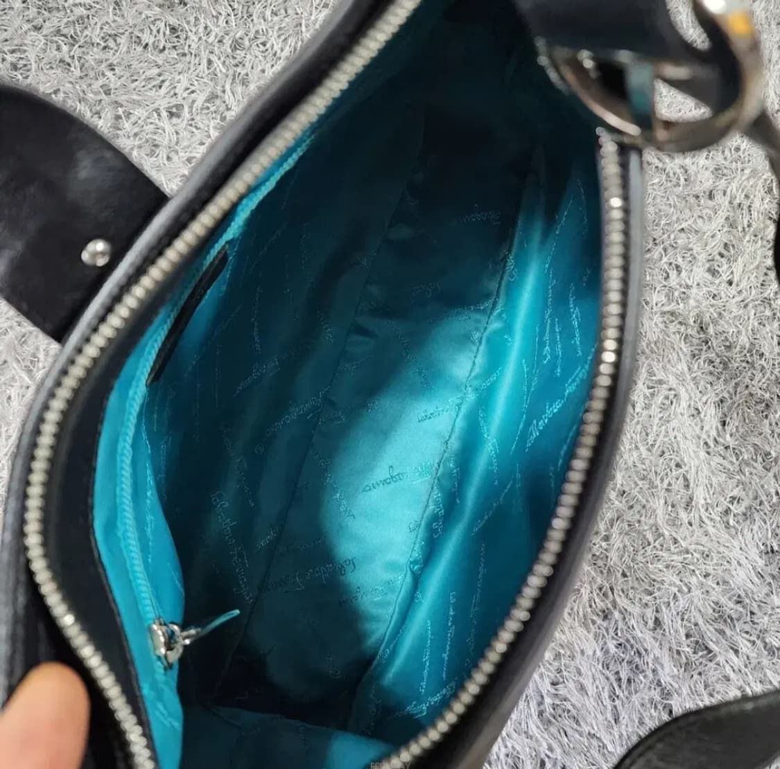 페라가모 숄더백 상품이미지9