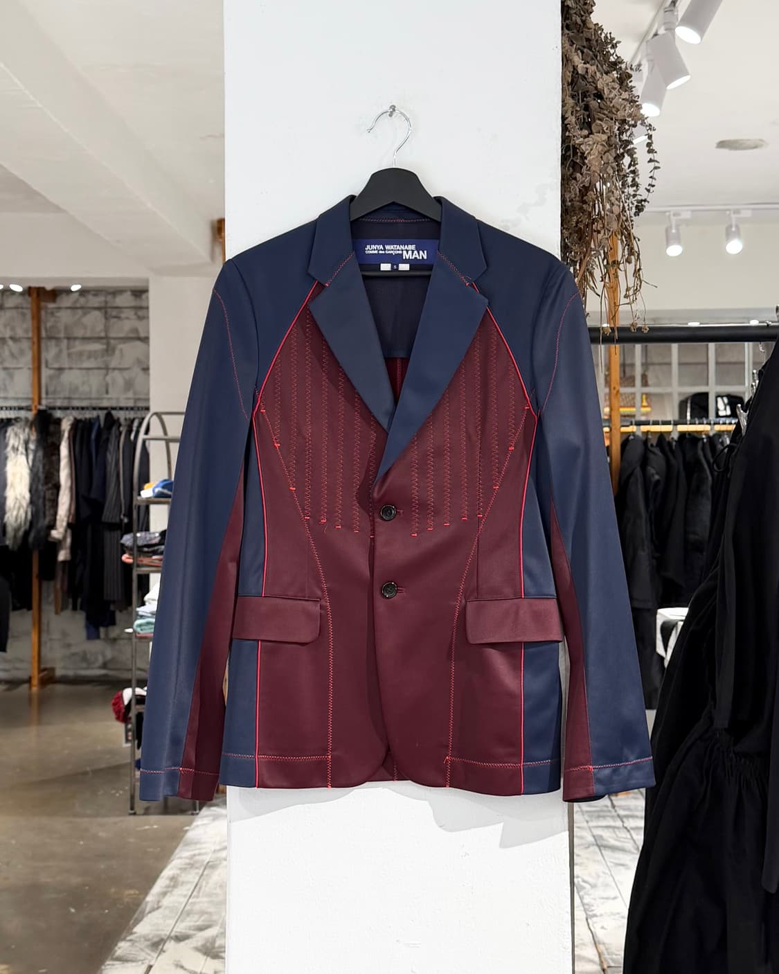 준야 와타나베 맨 레드 블루 배색 스티치 디테일 블레이저 상품이미지1