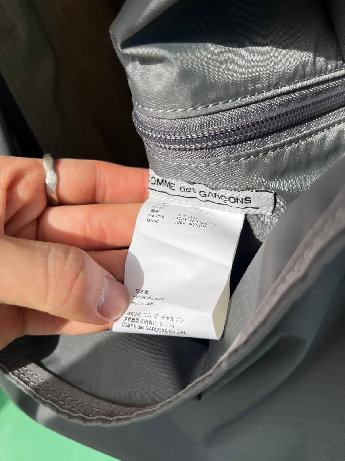 꼼데가르송 메시지 프린트 나일론 숄더백 상품이미지3