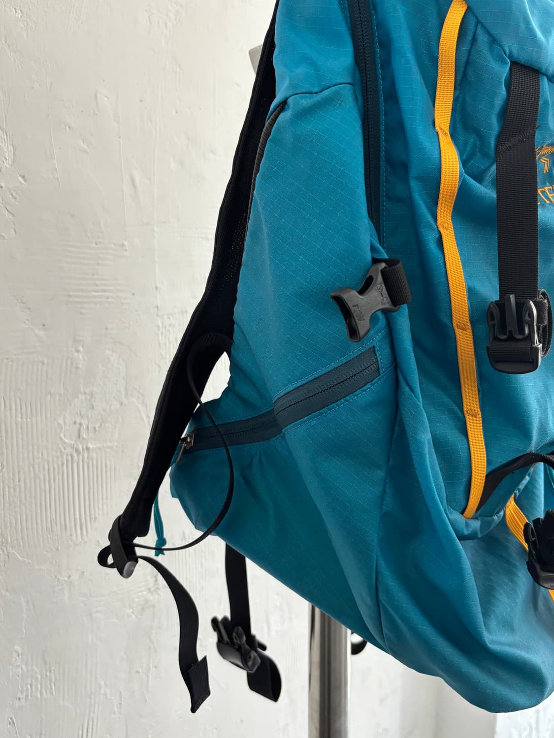 ARC’TERYX 아크테릭스 블루 칠코틴 20L 백팩 상품이미지4