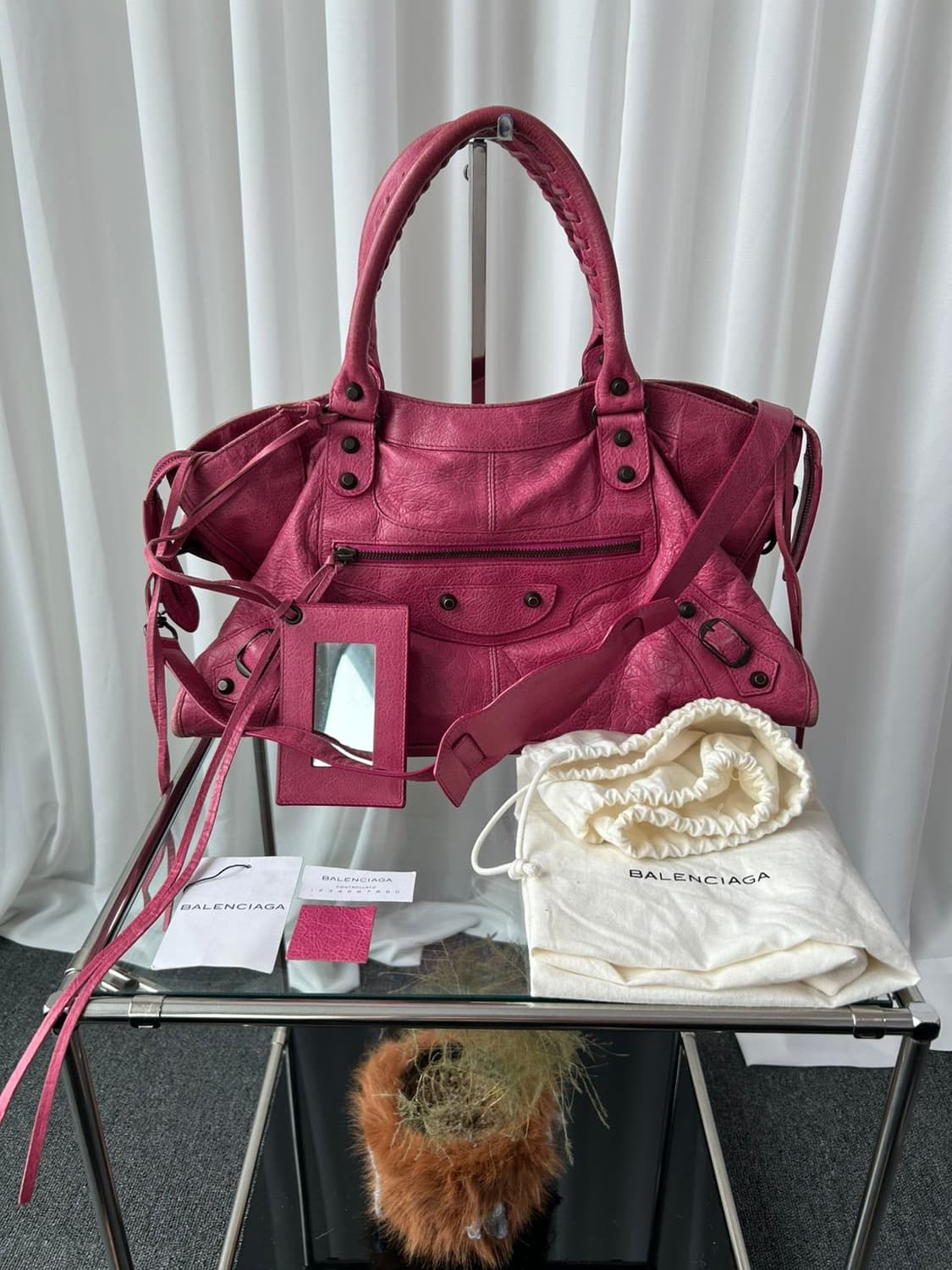 발렌시아가 시티 모터백 상품이미지2