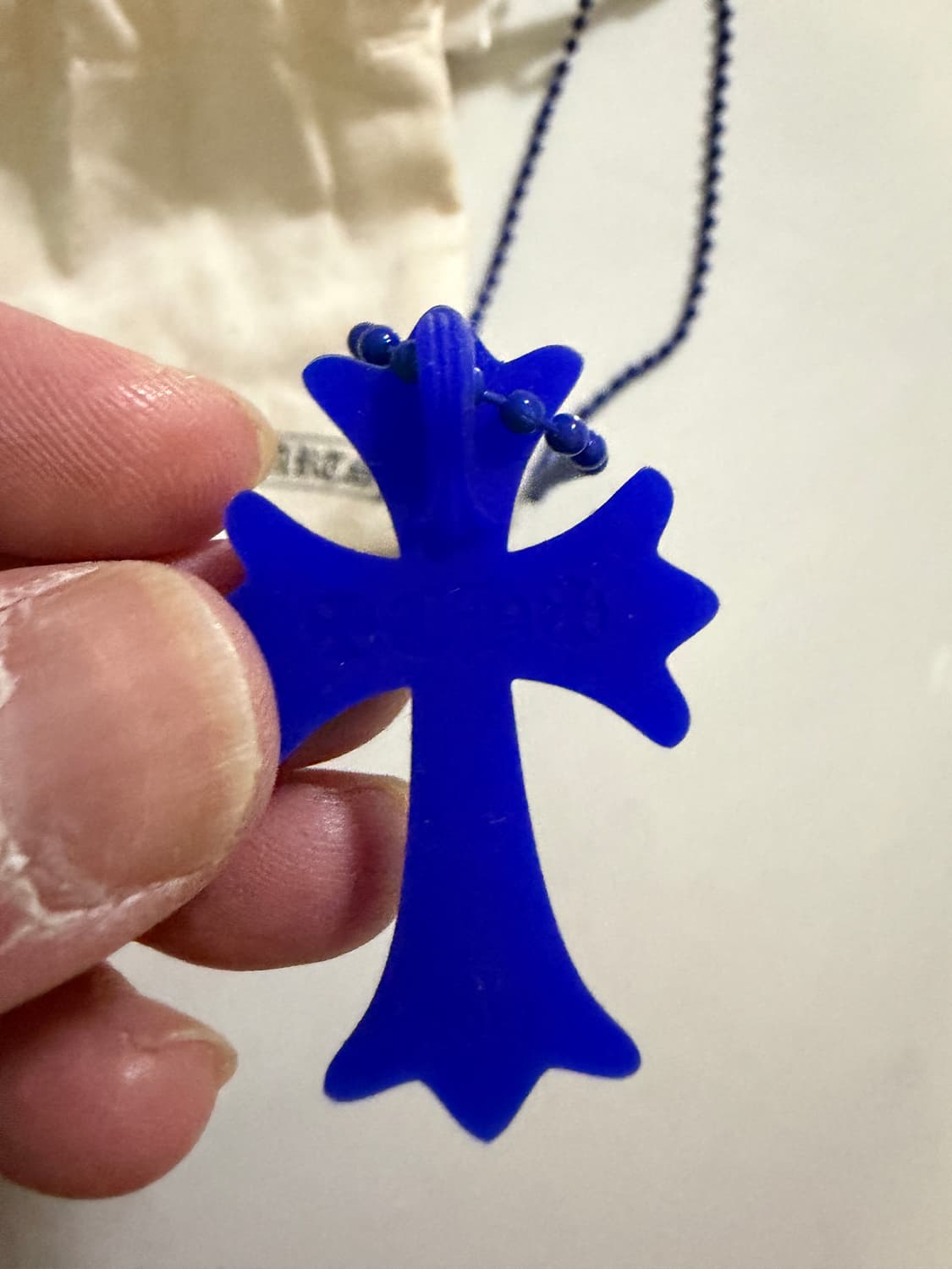 크롬하츠 실리크롬 CH 크로스 펜던트 다크 블루 2025 상품이미지4