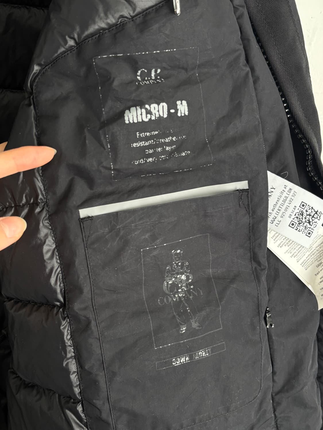 C.P. Company CP 컴퍼니 마이크로 M 렌즈 다운 패딩 상품이미지7