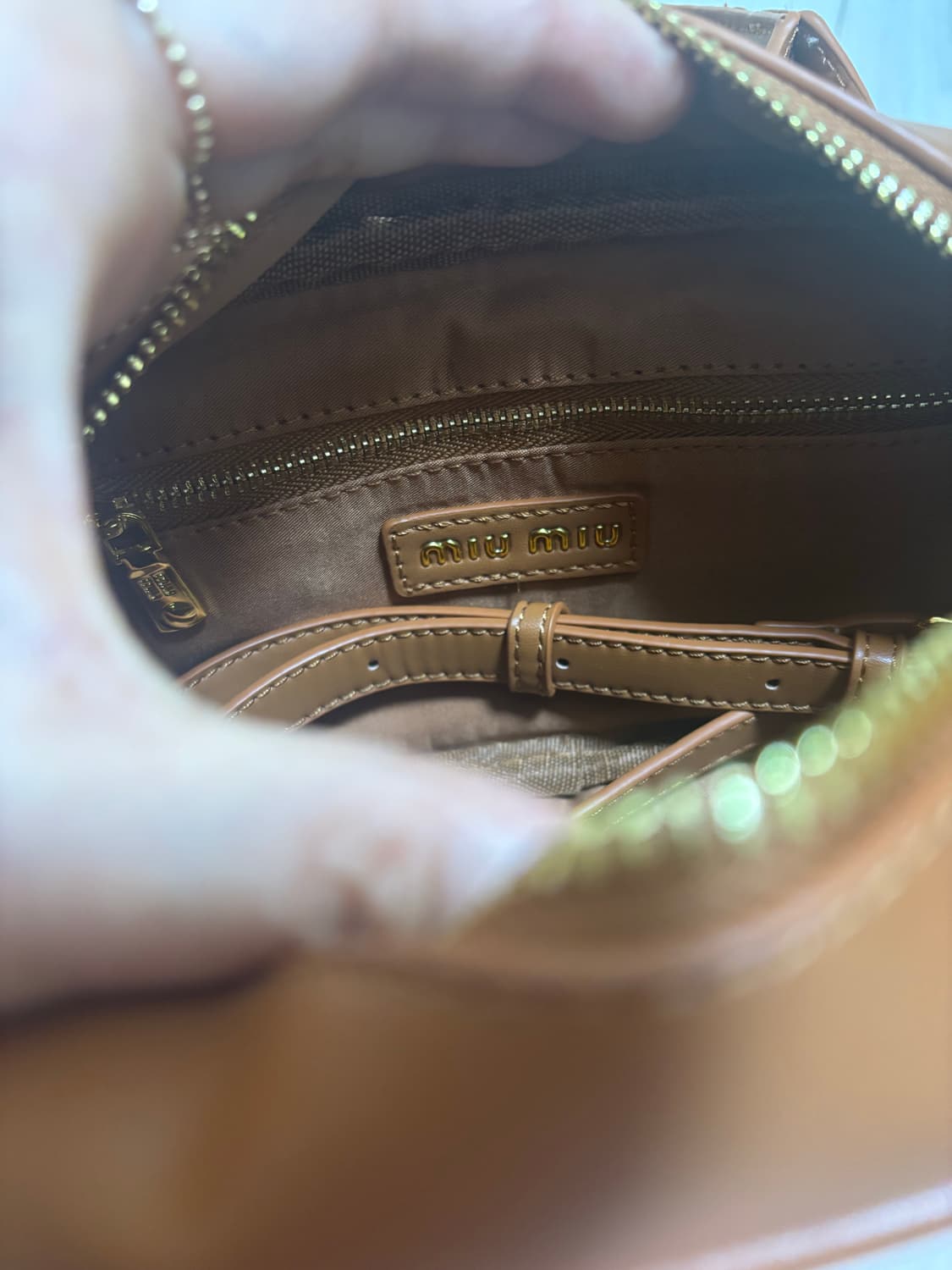 새상품 미우미우 탑핸들 백 가방 (스트랩포함) 상품이미지4