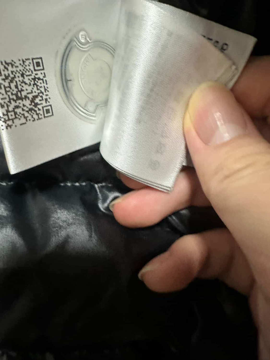 [몽클레어] 알핏 쇼트 다운 자켓 상품이미지5