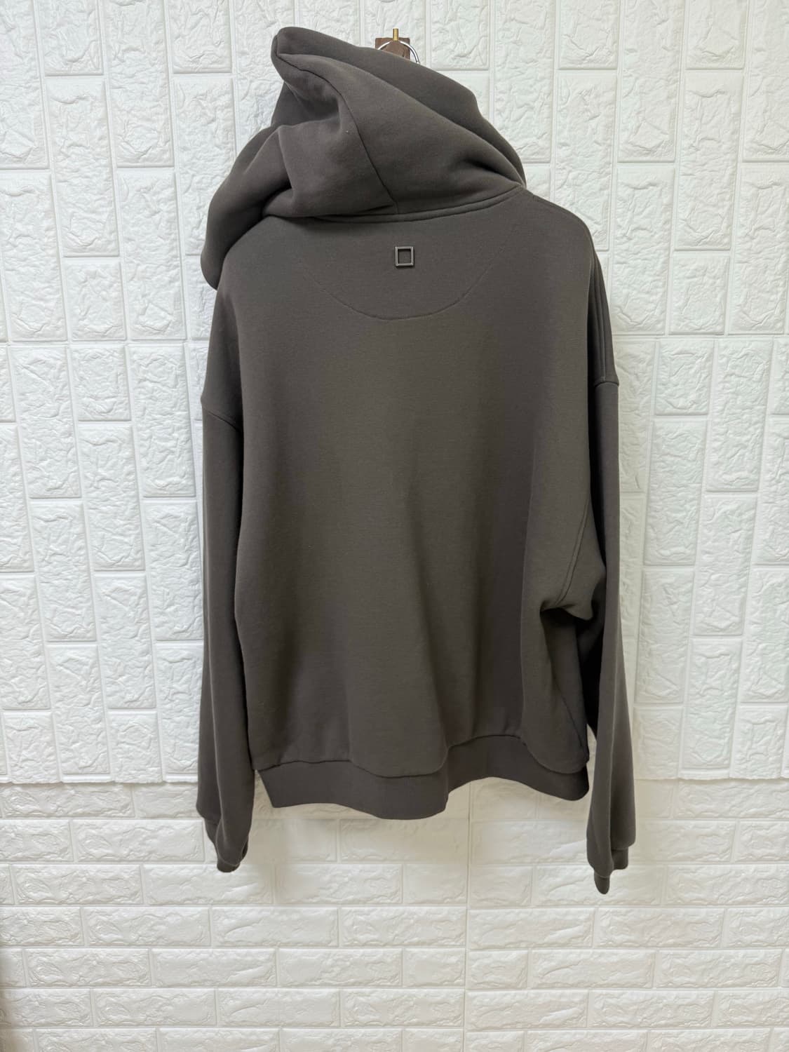 (24SS 새상품급) 우영미 다크 그레이 매듭 후드 티셔츠(48) 상품이미지3