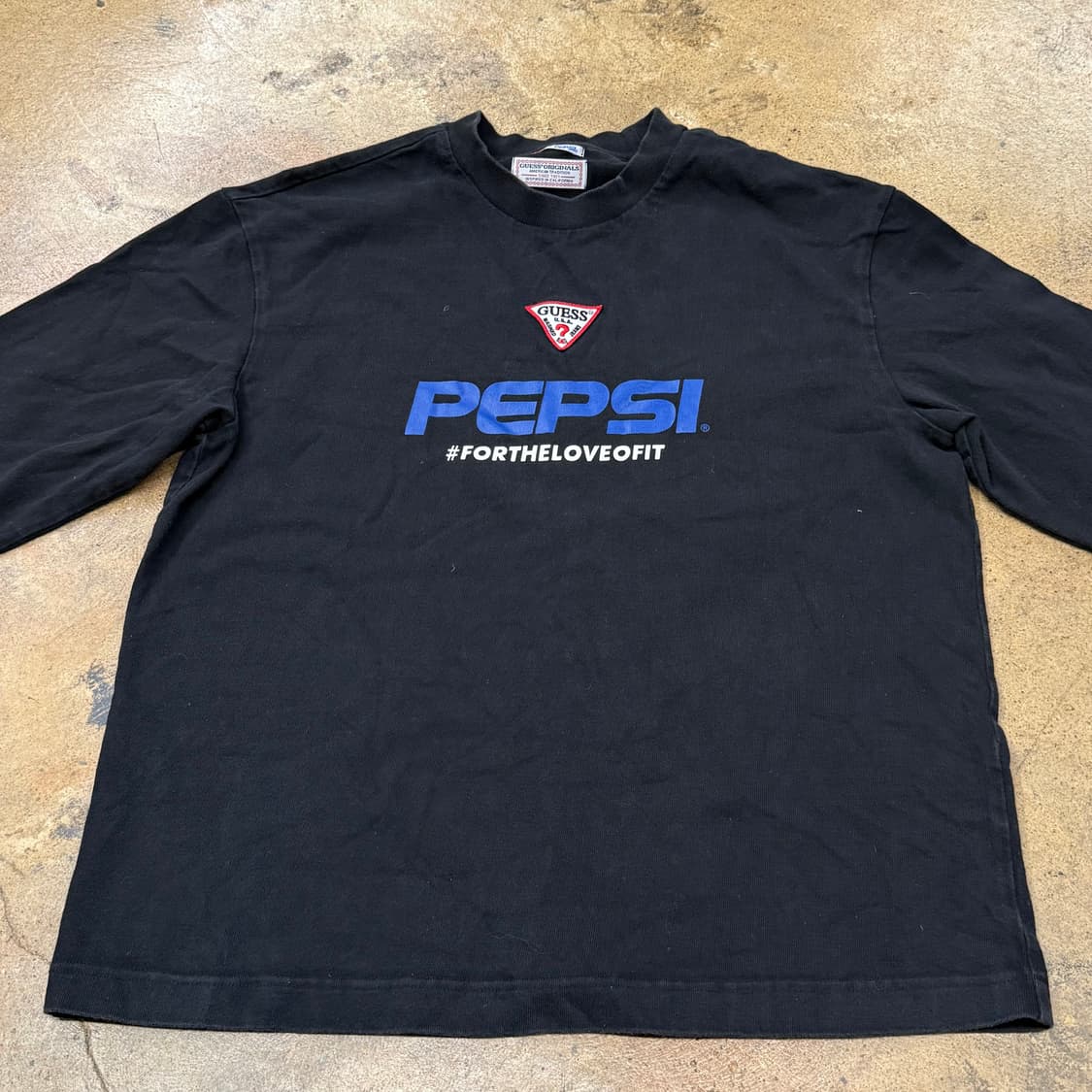 [정품/L] 게스 X 펩시 콜라보 블랙 긴팔티셔츠 b19 상품이미지3