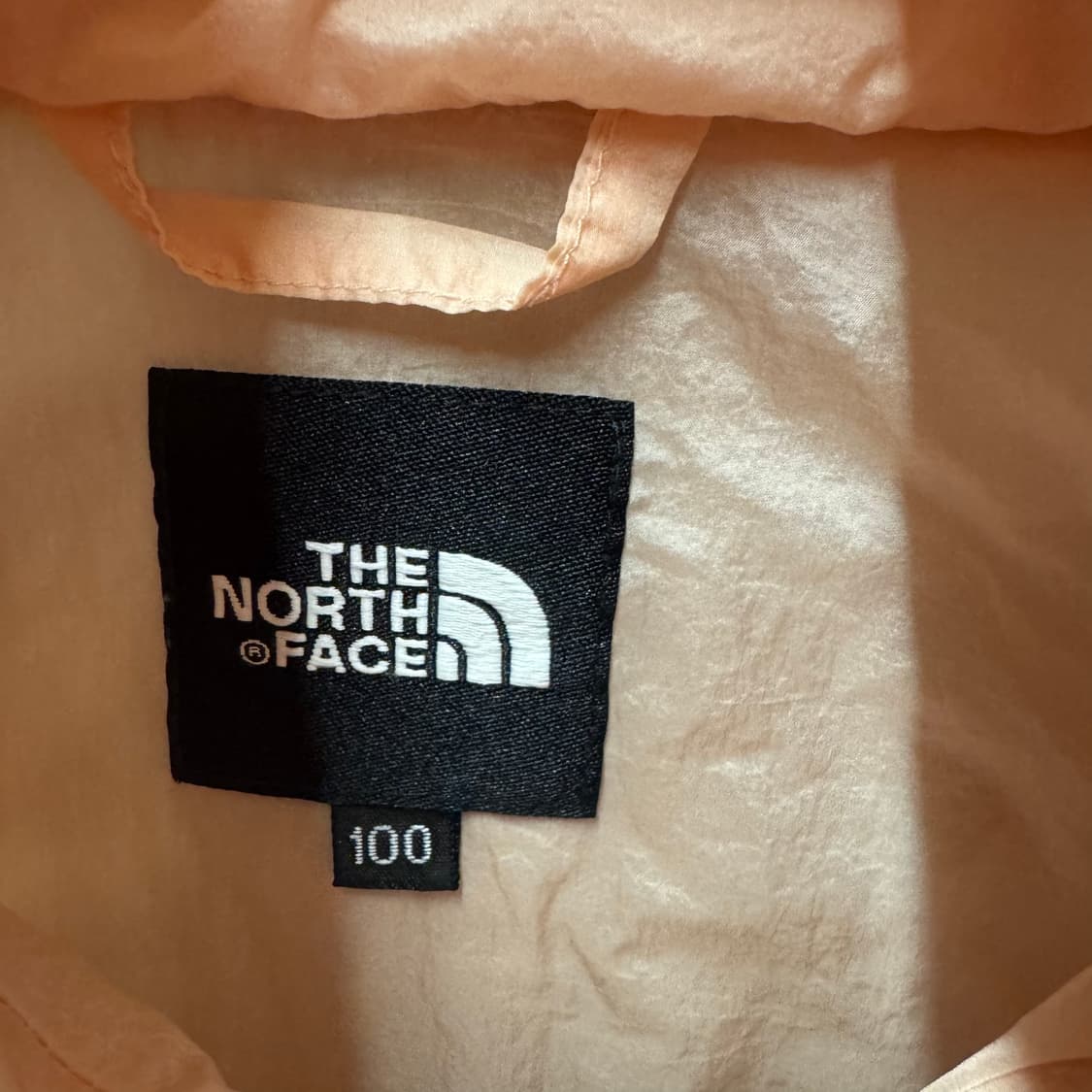 노스페이스 경량 바람막이 점퍼 상품이미지2