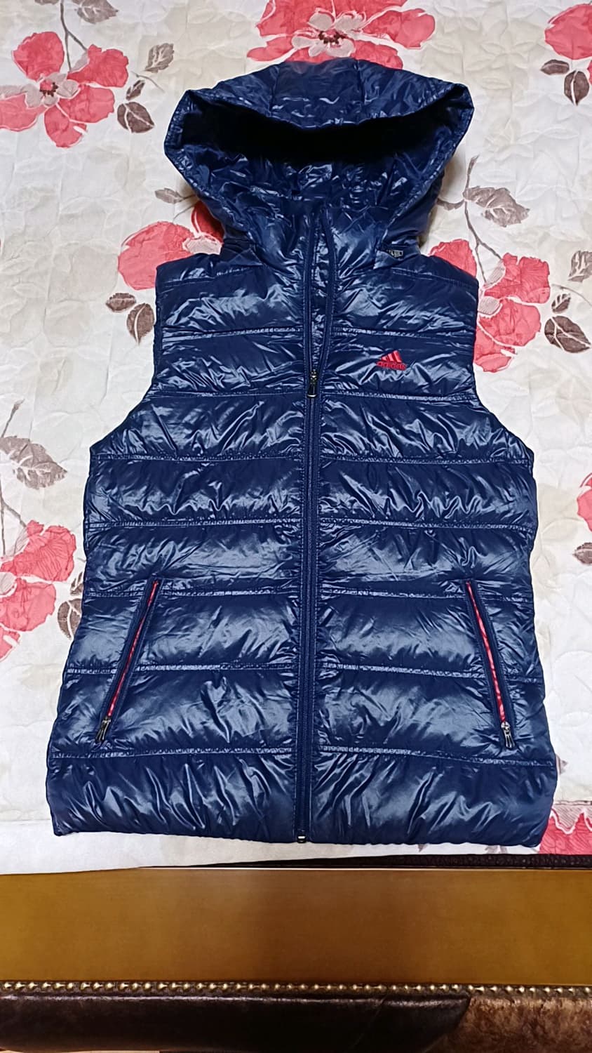 아디다스 구스경량조끼 85 여성55 가슴45 기장60 상품이미지1