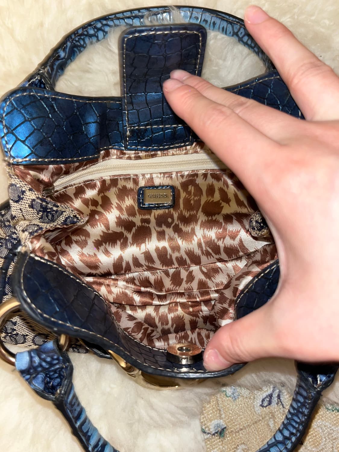 Guess mini Shoulder bag 상품이미지7