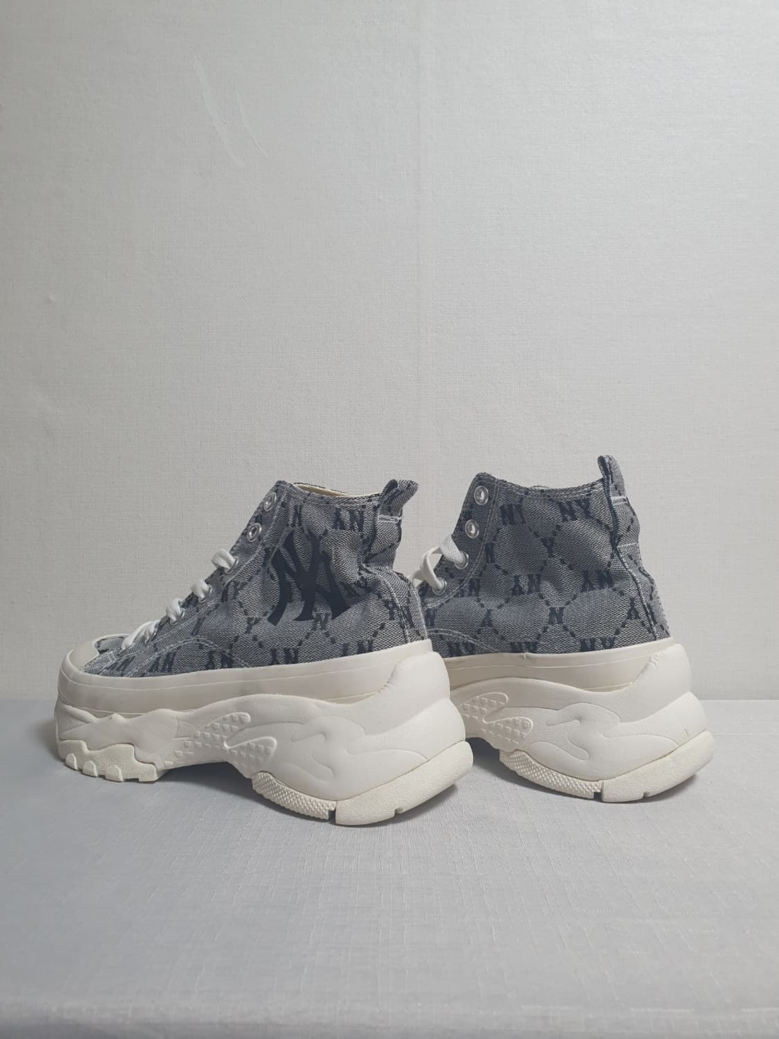 240mm 엠엘비 청키 하이 모노자카드 뉴욕양키스 스니커즈 상품이미지4