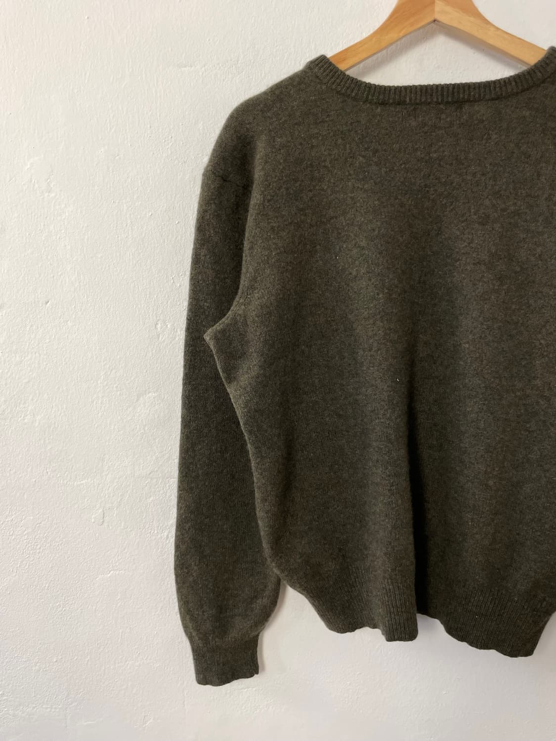 폴로 브이넥 니트  상품이미지9