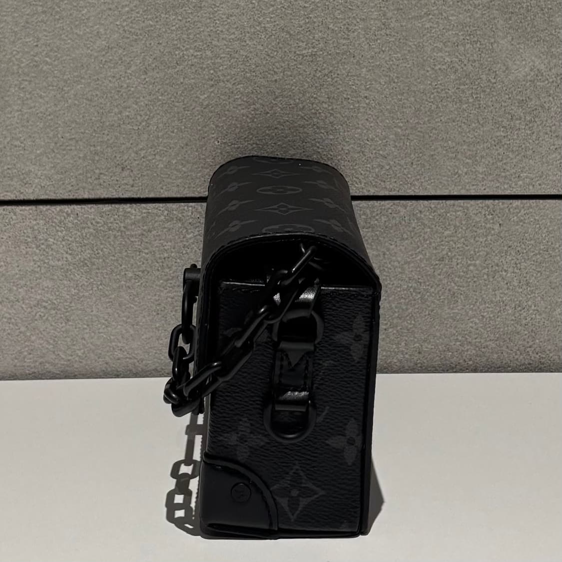 A+ OS 루이비통 이클립스 스티머 웨어러블 크로스백 블랙 상품이미지4