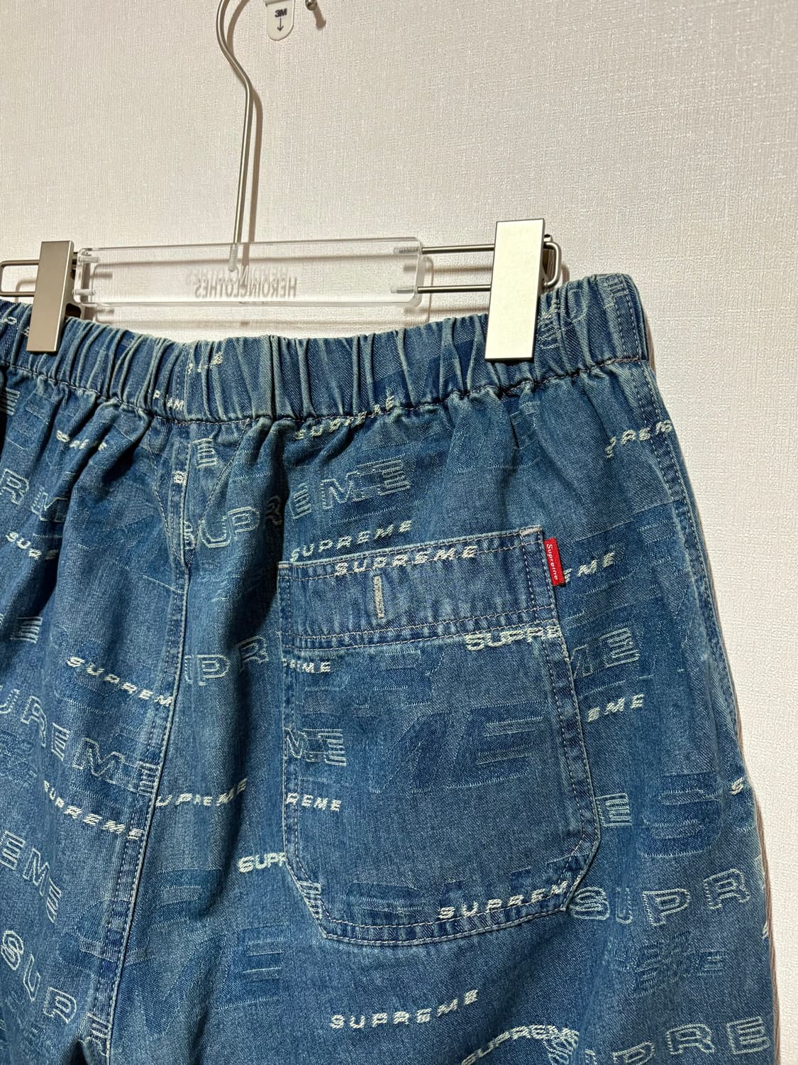 [M] 2019 SUPREME LOGO ALL OVER PANTS,  상품이미지4