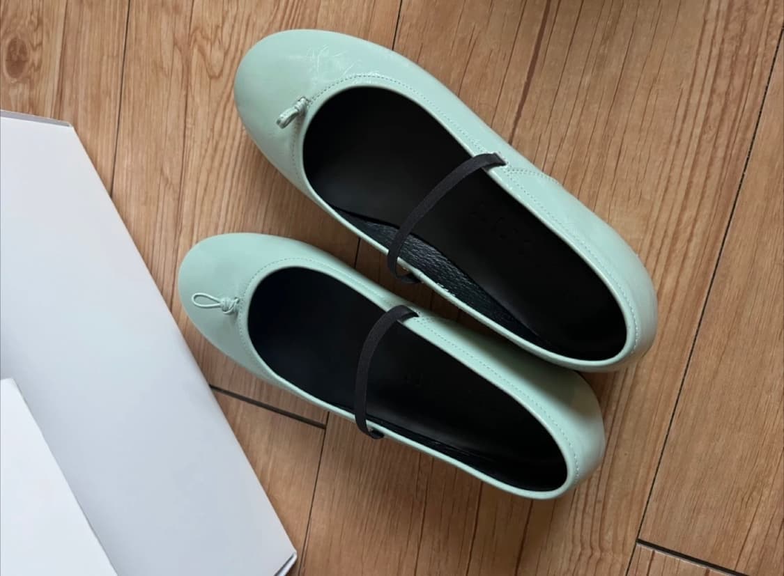 (택 달린 미착용 새상품 )크리스틴 마블 민트 플랫슈즈 2 상품이미지4