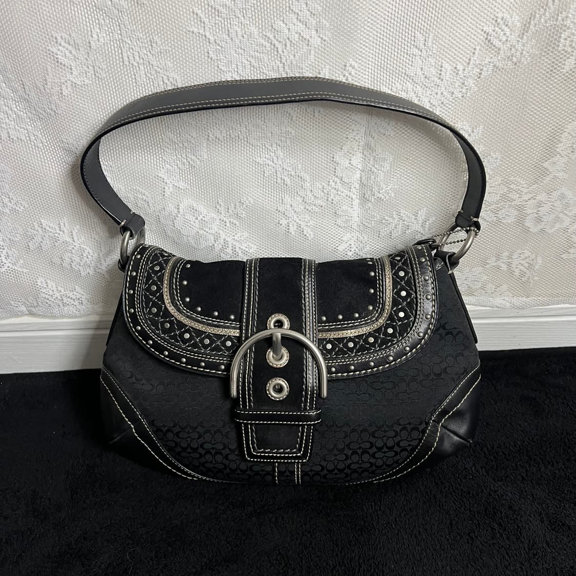 코치 Y2K 스터드 버클 숄더백 상품이미지2