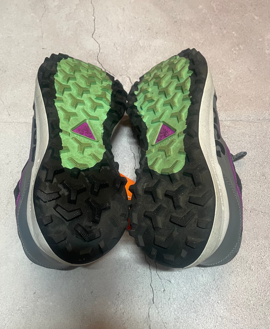 나이키ACG로우케이트 스모크그레이 비비드퍼플 상품이미지4