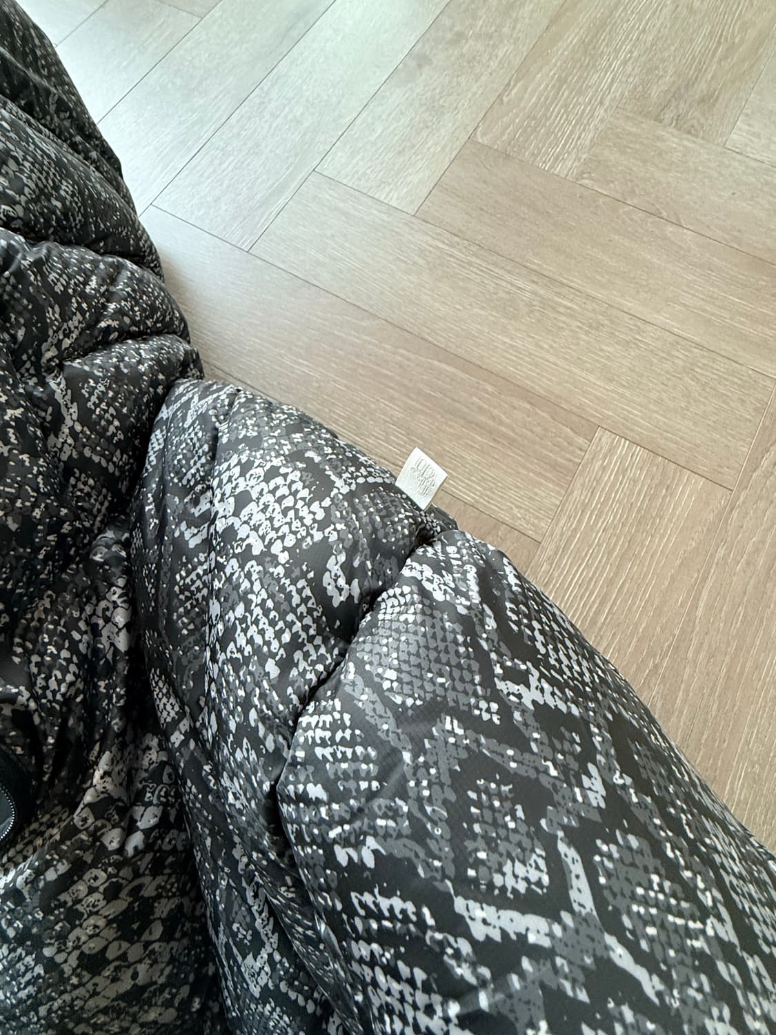 페치선데이 아노락 패딩 스네이크스킨 L사이즈 상품이미지4